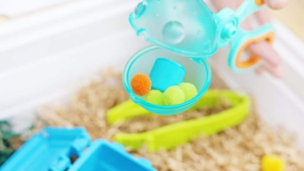 Recycling Sensory Bin tool.