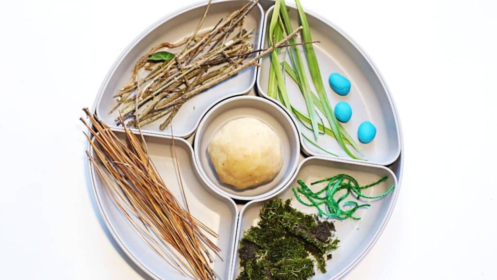 Build a bird nest supplies.