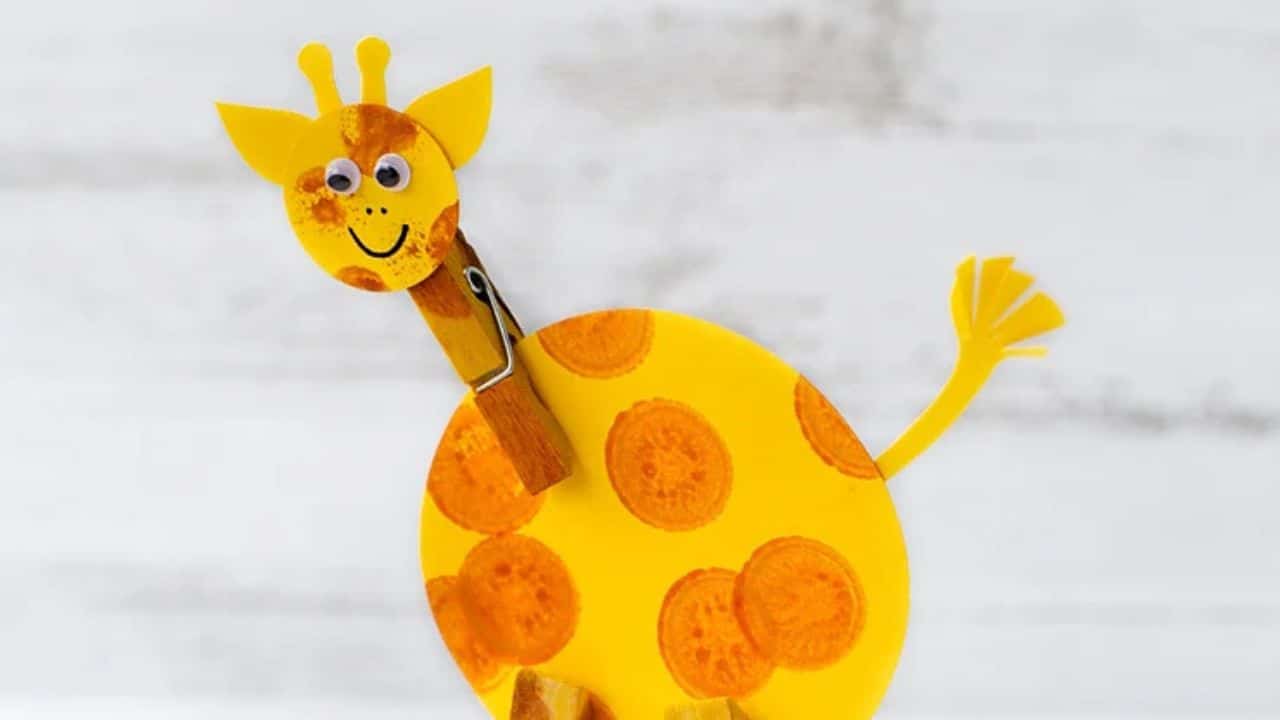 Giraffe Craft.