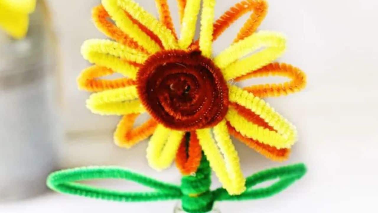 Pipe Cleaner Sunflower Craft by Life with Darcy & Brian.